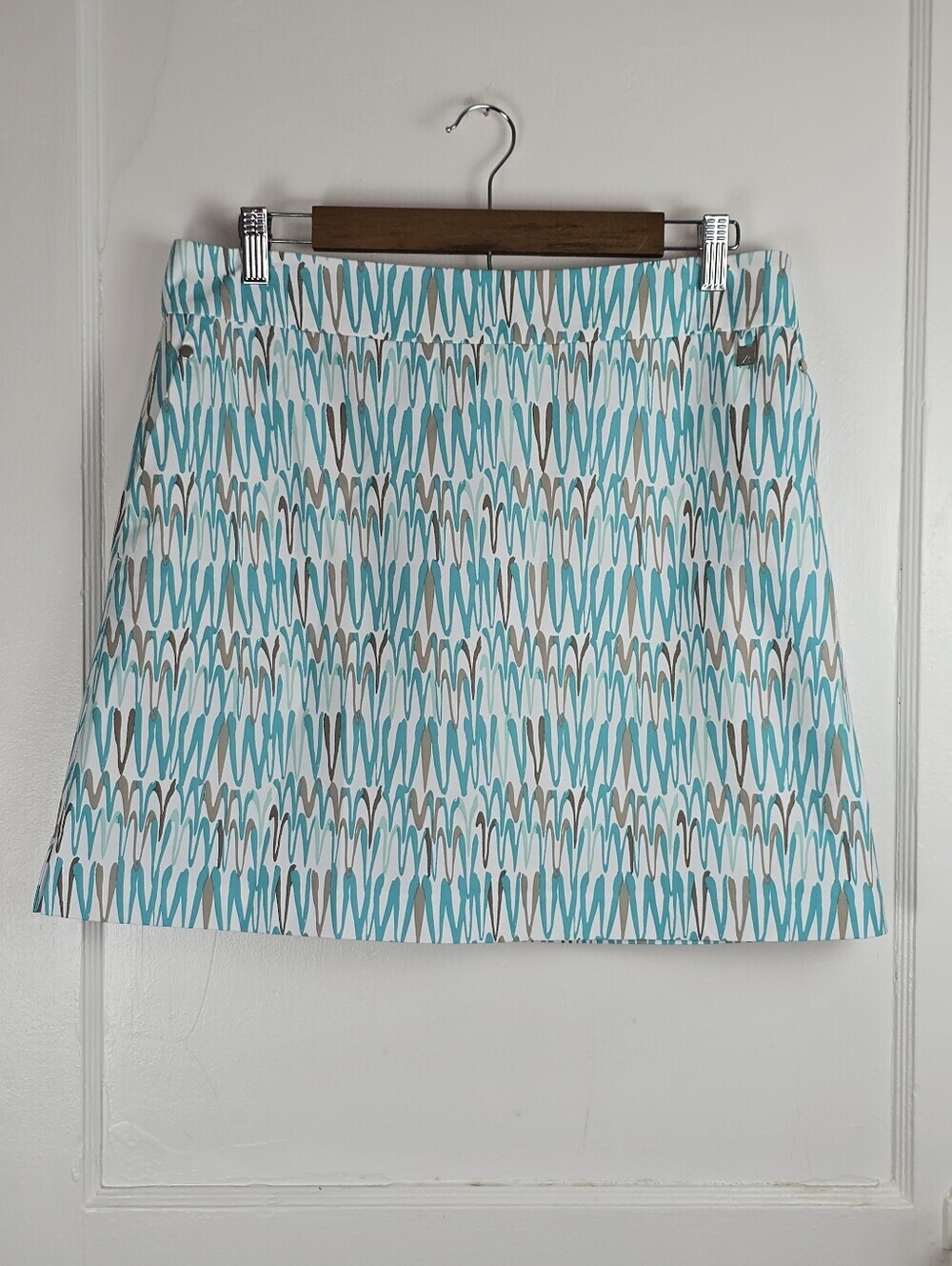 Cutter and Buck White and Aqua Golf Athletic Skort 8